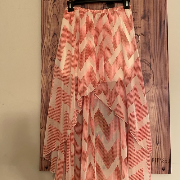 High-Low Skirt - Picture 2 of 5